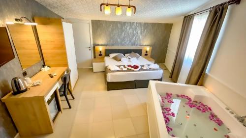 Suite, baignoire hydromassage