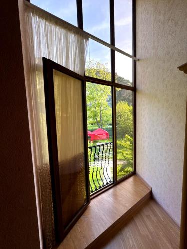 Alpina Guest House in Hermon