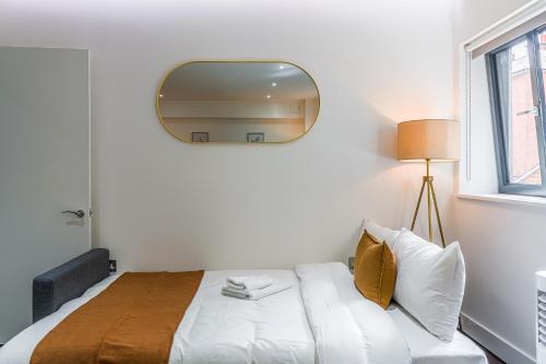 Earl's Court Gem Sleeps 6 Lift & Tube - image 3