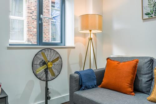 Earl's Court Gem Sleeps 6 Lift & Tube - image 6