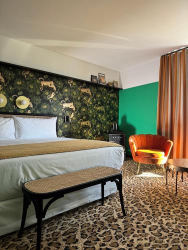 room detail thumbnail 1