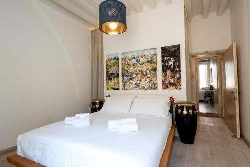 Stylish 1BR in Bragora Self-contained Walk to San Marco & Biennale, Benátky