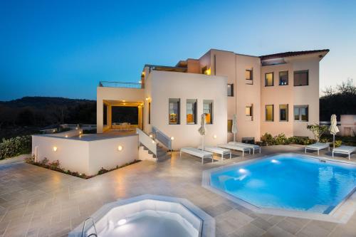 Deluxe Villa Ianthos - Outdoor Hot Tub & Kids Pool