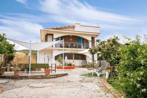 外部景觀, Anastasia's House in 特拉比亞