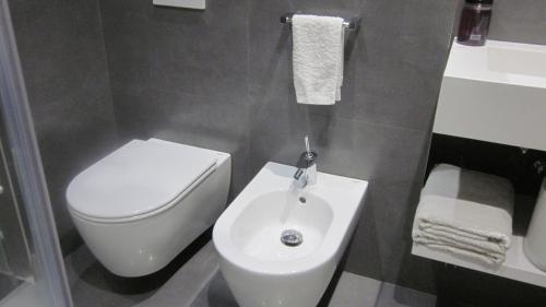 Lujosa habitación en lo mas céntrico de la ciudad, Bilbao (foto 2)