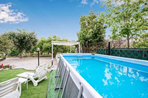 周邊環境, Anastasia's House in 特拉比亞