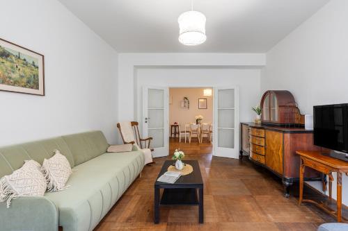 BNB Old town Vintage Apartment, Братислава (фото 7)