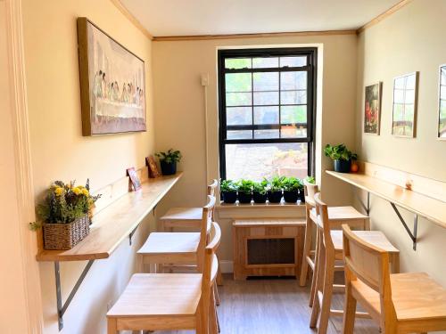 Interfaith 21st Street near Whitney Amerikai Művészet Múzeuma