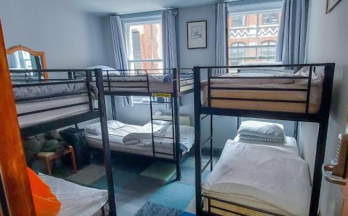 R S Hostels - Leeds in Leeds