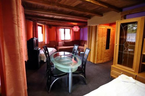 Penzion Satovske lipy in Satov