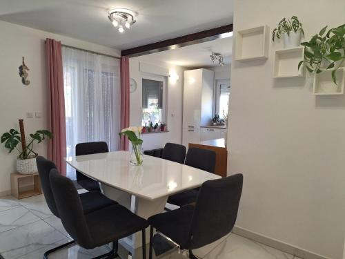 Létesítmények, Holiday home Laura in Rasopasno