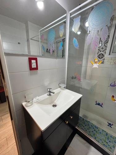 One-Bedroom Apartment image 7