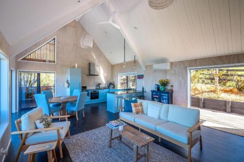 Woodside Bay Cottage in جزيرة وايهيك