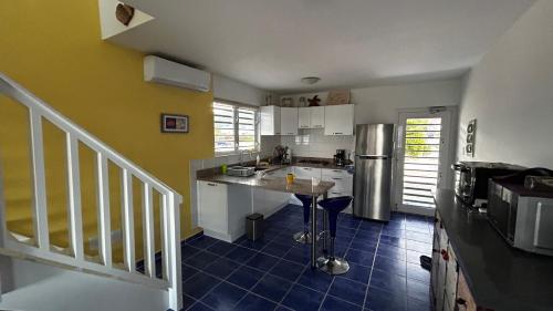 廚房, Marazul Dive Resort. 3 Bedroom Seafront House. Dive, Snorkel, enjoy amazing sunsets in 韋斯特蓬特