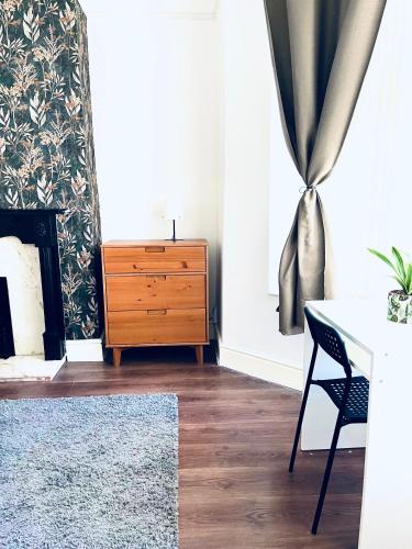 Room near Anfield - Great Value Stay, Liverpool (photo 3)