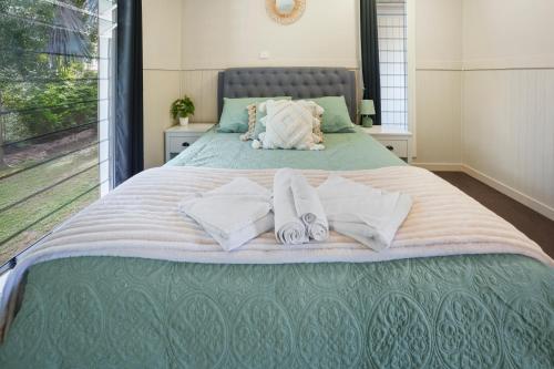 . Emerald Lux Apartments 1