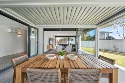 Beautiful Balook - 3 Bedroom Beach House in Lauderdale