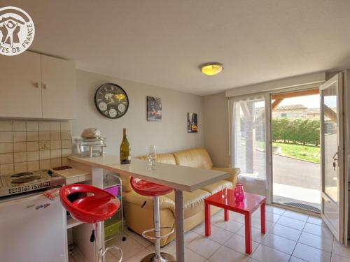 Gîte Studio avec Terrasse Privée au Cœur du Vignoble - FR-1-496-116 (Gite Studio avec Terrasse Privee au Cœur du Vignoble - FR-1-496-116) in Malleval