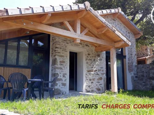 Gîte lumineux avec terrasse et animaux acceptés