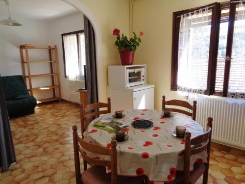 Gîte nature au Parc du Pilat, animaux acceptés - FR-1-496-103 (Gite nature au Parc du Pilat, animaux acceptes - FR-1-496-103) in La Valla-en-Gier