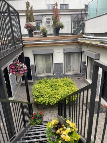 ทัศนียภาพภายนอกโรงแรม, ดันเดส อพาร์ตเมนต์ แอนด์ สวีท (Dundas Apartments & Suites) near ตลาดเคนซิงตัน