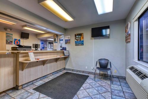Motel 6 Nogales, AZ - Mariposa Road - 로비