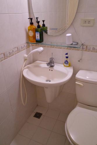 Single Room with Private Bathroom image 4