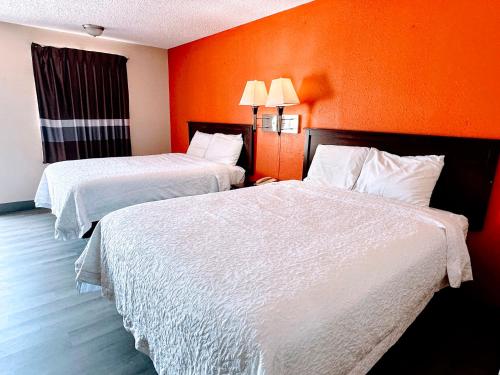 . Relax Inn Henryetta