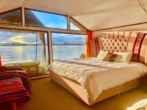 Uros Qota Uta in Uros Islands