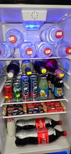 Cool place - חדרים דלוקס - קרוב ל"שיבא" תל השומר - בר אילן - כפר המכביה - מכללת ר"ג - חניית רכבים P  in Ramat Gan