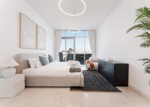 Free housekeeping visits during your stay - StayShort - Stunning Sea View Escape at Anwa by Omniyat in Dubai Maritime City