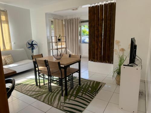 Vahihotu Location Saisonnière (Vahihotu Location Saisonniere) in มาฮาเรปา