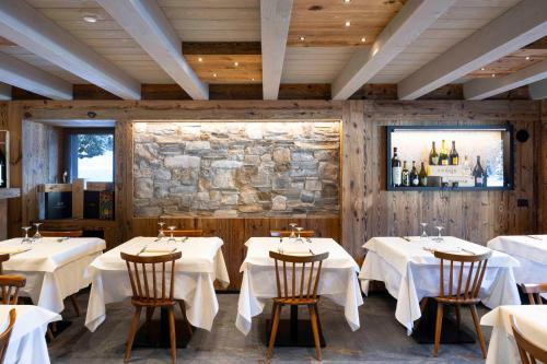 アウロンツォ・ディ・カドーレ Hotel Miralago 2つ星 ホテル ロビー