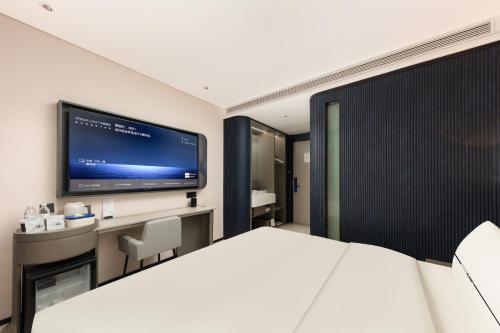 Comfort Double Room room in Atour Light Hotel Hangzhou West Lake Lakeside Qinghefang