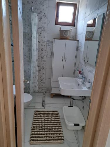 One-Bedroom Apartment image 8