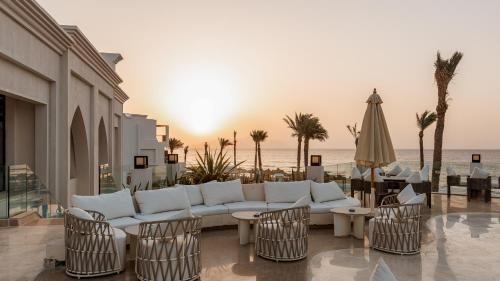 Restaurant, Sunrise Remal Beach Resort in Ras Nasrani