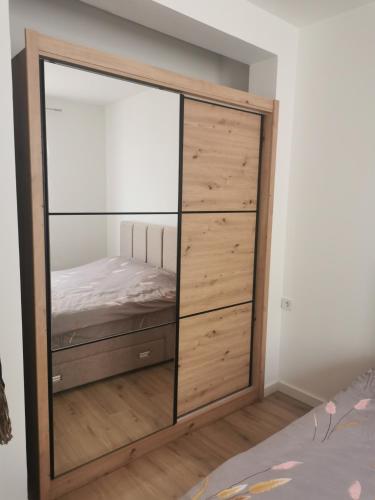 One-Bedroom Apartment image 2
