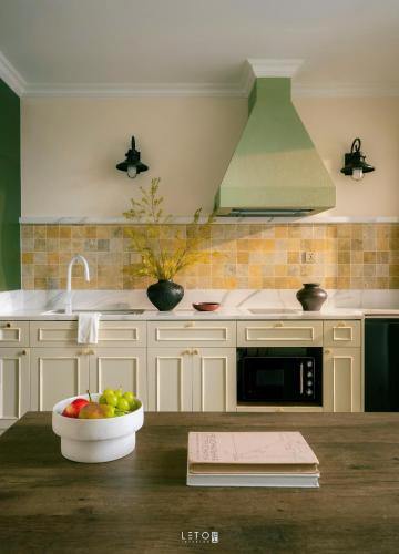 CalmStay swanlake Ecopark in Van Giang