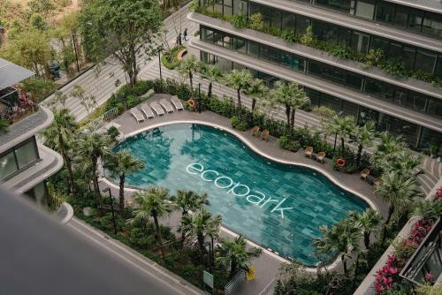 Úszómedence, CalmStay swanlake Ecopark in Van Giang