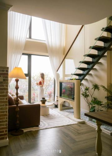 CalmStay swanlake Ecopark in Van Giang