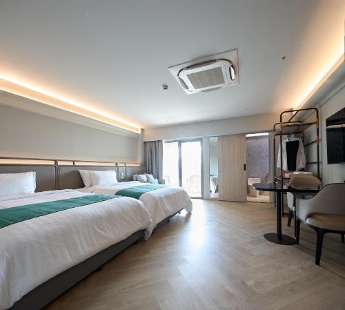 Twin Room with City View room in The Path Siam