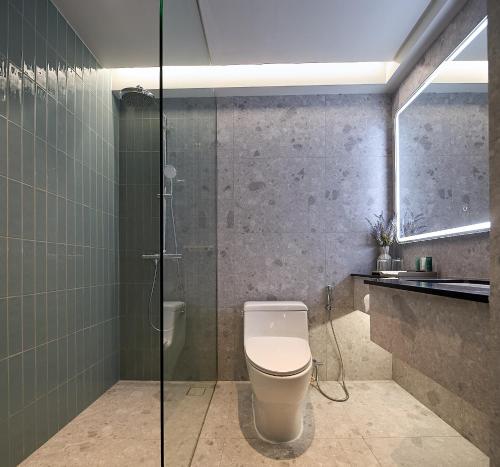 Twin Room with City View image 5