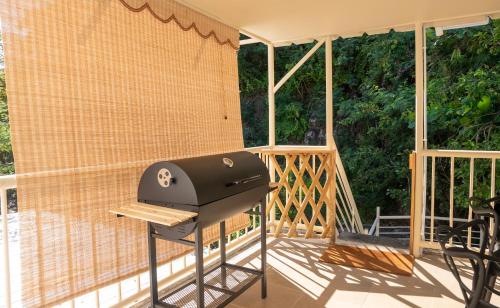 المرافق, Ti Caz Mathurin in Port Mathurin