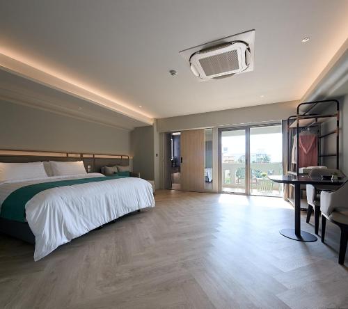Deluxe King Room room in The Path Siam