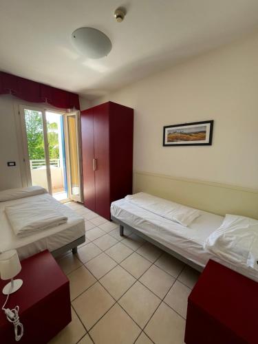 Two-Bedroom Apartment (6 Adults) image 10