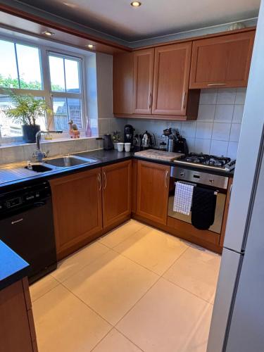 Spacious four bed detached home in Nottingham in 蓋德靈