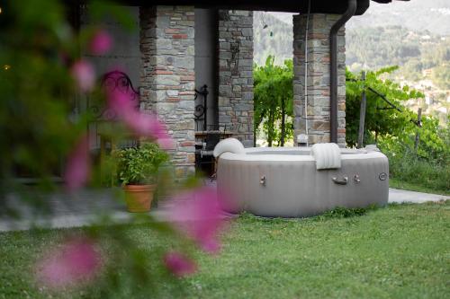 Karstais baseins, Birillina Guest House di Laura Reni in Camporgiano
