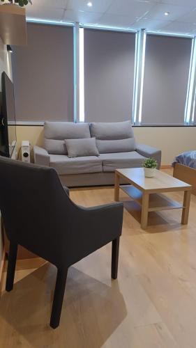 Estudios 85 - Cerca de Madrid, Toledo y Parque Warner in Parla