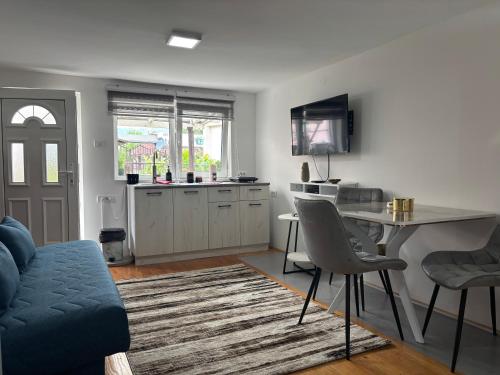 Létesítmények, Studio 28 in Bajina Basta