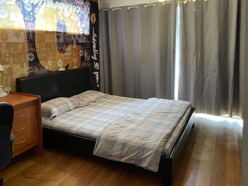 c 交通便利民宿旅店Queen room near business district in Bundoora
